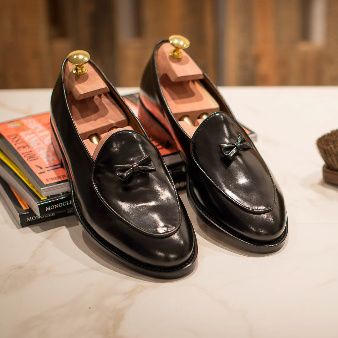 Legacy | Classic Loafer – Black Leather with Sleek Profile & Signature Detailing
