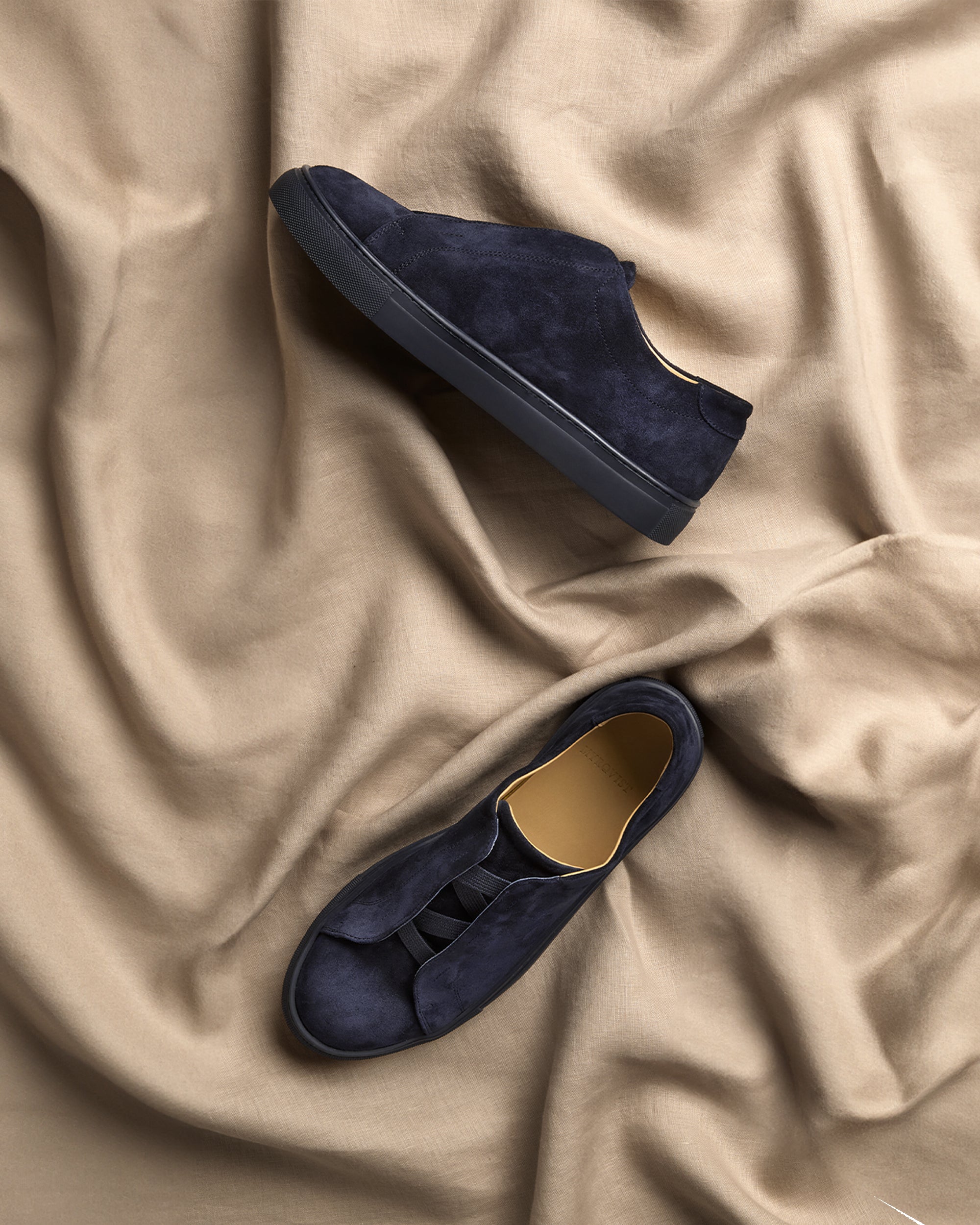 Alnö – Midnight Blue Suede