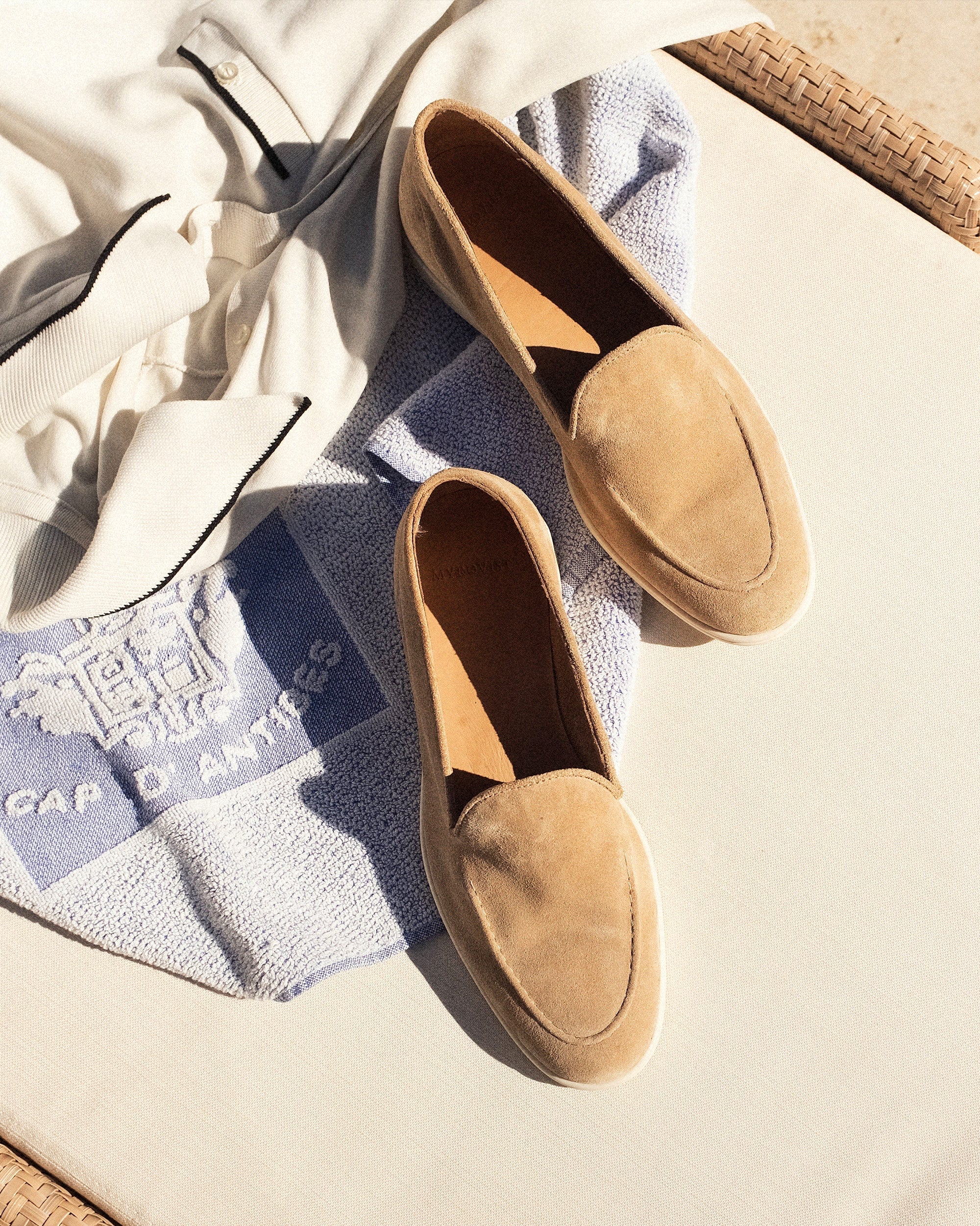 Brännö – Sand Suede