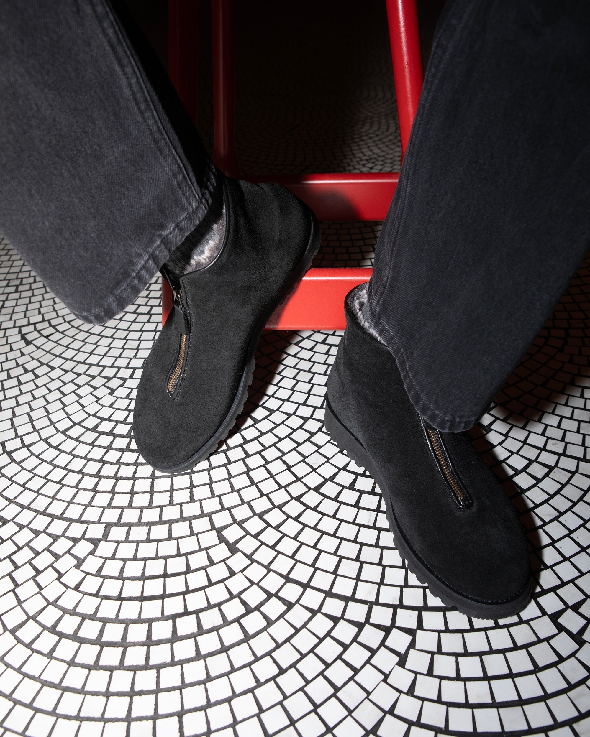 Funäs – Black Suede