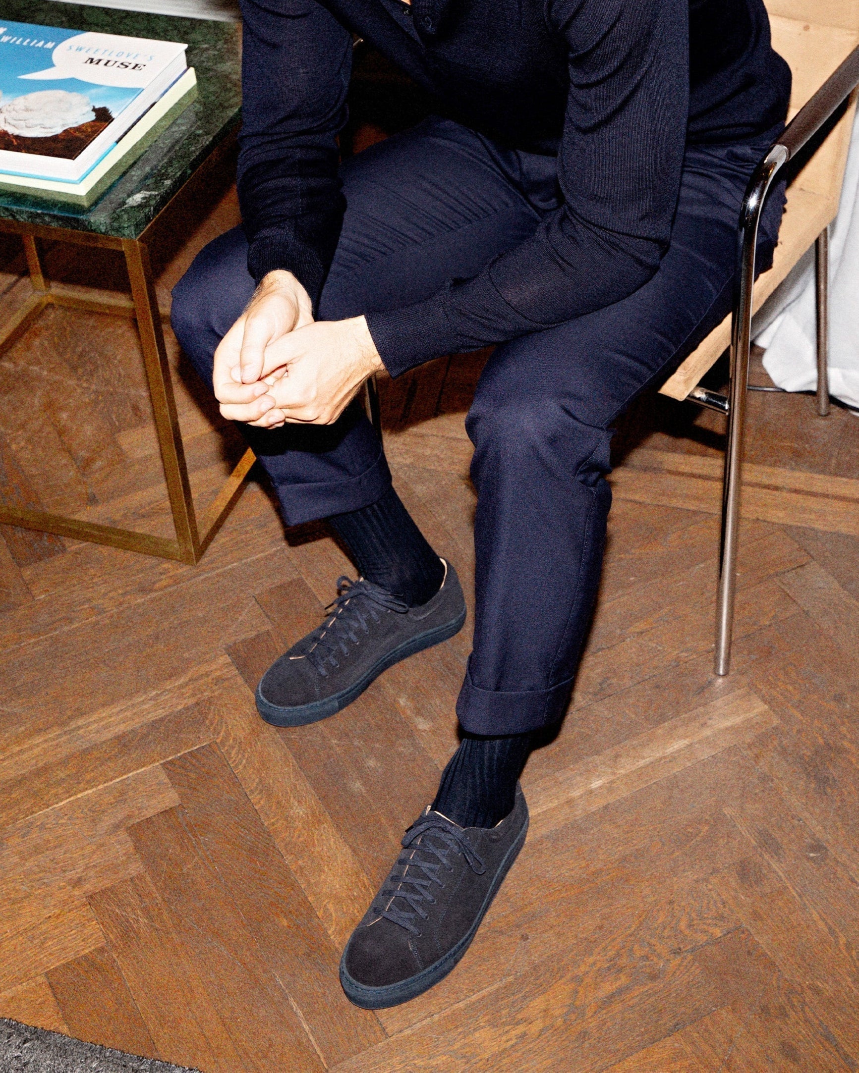 Oaxen Monochrome – Navy Suede